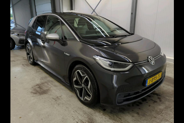 Volkswagen ID.3 First Plus 58 kWh Navigatie Apple Carplay/Android Auto Adaptive Cruise Control Camera Parkeersensoren Stoel- en stuurverwarming Lichtmetalen velgen Climate Control