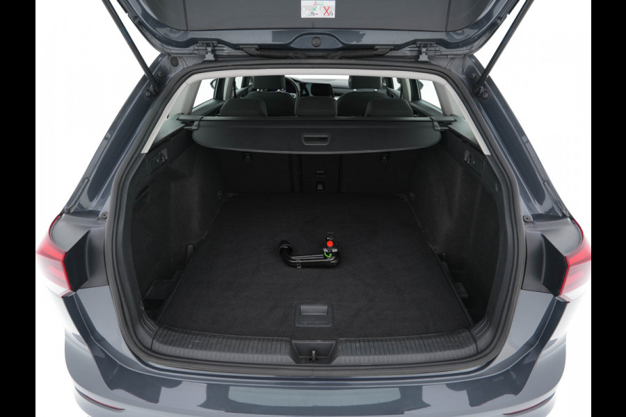 Volkswagen GOLF Variant 2.0 TDI Life Business (INCL-BTW)  *FULL-LED | DIGI-COCKPIT | NAVI-FULLMAP | HEATED-COMFORTSEATS | KEYLESS | DAB+ | CARPLAY | ECC | AMBIENT-LIGHT | PDC | 16''ALU*