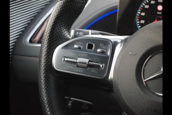 Mercedes-Benz EQC 400 4MATIC Business Solution AMG 80 kWh | AMG Night Edition | Camera | Cruise Control | Sfeerverlichting | NL-Auto |
