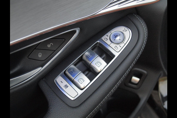 Mercedes-Benz EQC 400 4MATIC Business Solution AMG 80 kWh | AMG Night Edition | Camera | Cruise Control | Sfeerverlichting | NL-Auto |