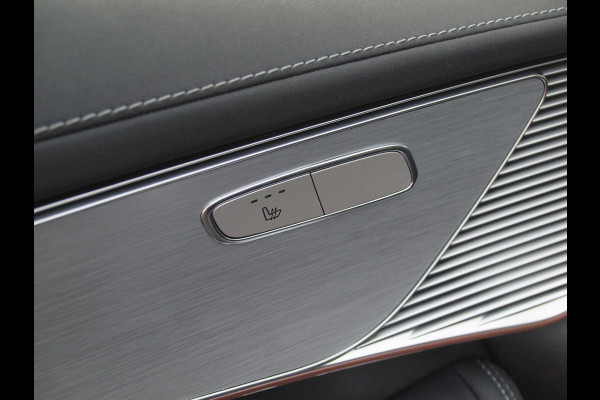 Mercedes-Benz EQC 400 4MATIC Business Solution AMG 80 kWh | AMG Night Edition | Camera | Cruise Control | Sfeerverlichting | NL-Auto |