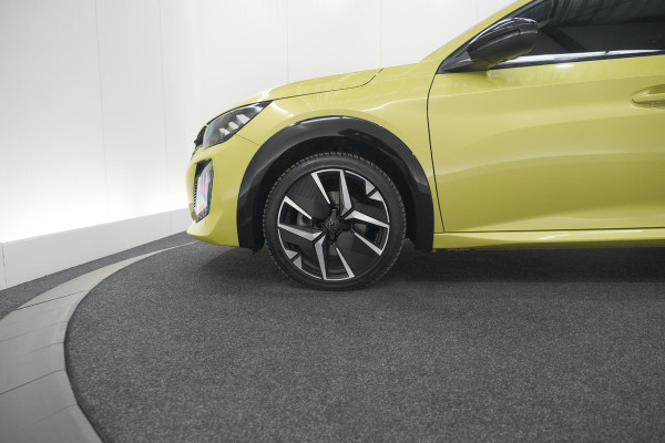 Peugeot 208 Hybrid 136 e-DCS6 GT | Camera | Apple Carplay | Parkeersensoren