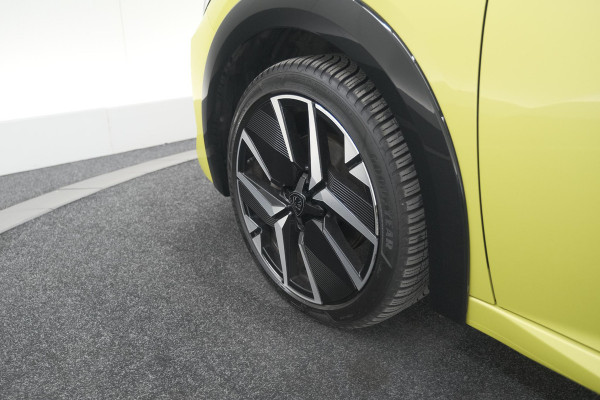 Peugeot 208 Hybrid 136 e-DCS6 GT | Camera | Apple Carplay | Parkeersensoren