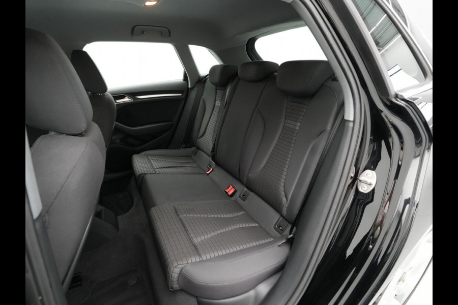 Audi A3 Sportback 30 TFSI 115pk Sport Lease Edition Navigatie Carplay Pdc Led Drive select 100