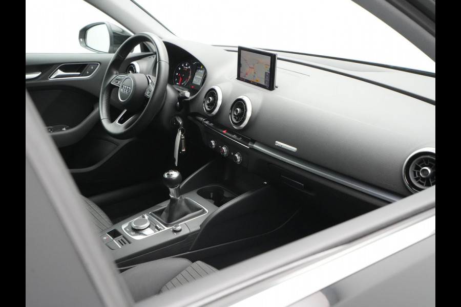 Audi A3 Sportback 30 TFSI 115pk Sport Lease Edition Navigatie Carplay Pdc Led Drive select 100