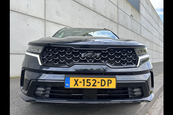 Kia Sorento 1.6 T-GDI Plug-in Hybrid 4WD ExecutiveLine Automaat | Elektrische Trekhaak | 7 Persoons | Panoramadak | BOSE | Leder | HUD | 360 Camera | Navi | 19” Velgen | Stoelkoeling | Key-Less | BSD | Clima | Stuur-/Stoelverwarming | PDC | Cruise | LED |