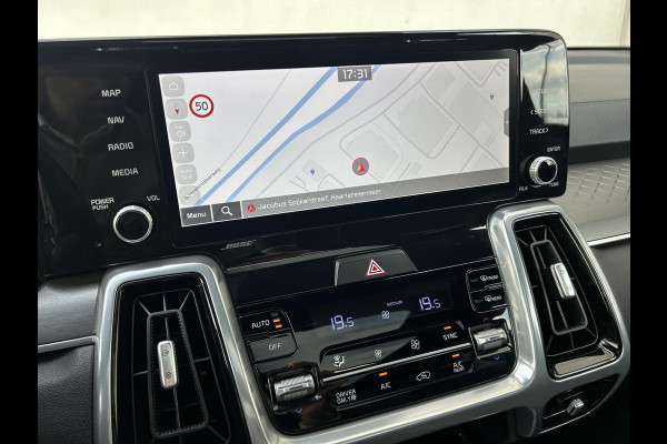 Kia Sorento 1.6 T-GDI Plug-in Hybrid 4WD ExecutiveLine Automaat | Elektrische Trekhaak | 7 Persoons | Panoramadak | BOSE | Leder | HUD | 360 Camera | Navi | 19” Velgen | Stoelkoeling | Key-Less | BSD | Clima | Stuur-/Stoelverwarming | PDC | Cruise | LED |