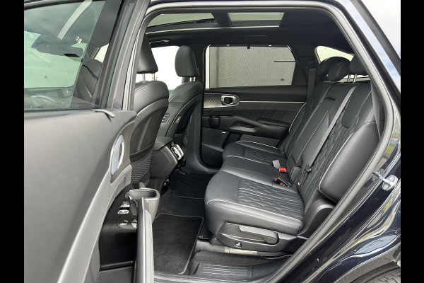 Kia Sorento 1.6 T-GDI Plug-in Hybrid 4WD ExecutiveLine Automaat | Elektrische Trekhaak | 7 Persoons | Panoramadak | BOSE | Leder | HUD | 360 Camera | Navi | 19” Velgen | Stoelkoeling | Key-Less | BSD | Clima | Stuur-/Stoelverwarming | PDC | Cruise | LED |