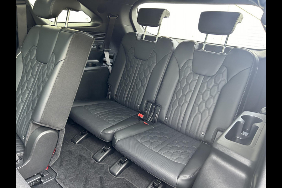 Kia Sorento 1.6 T-GDI Plug-in Hybrid 4WD ExecutiveLine Automaat | Elektrische Trekhaak | 7 Persoons | Panoramadak | BOSE | Leder | HUD | 360 Camera | Navi | 19” Velgen | Stoelkoeling | Key-Less | BSD | Clima | Stuur-/Stoelverwarming | PDC | Cruise | LED |