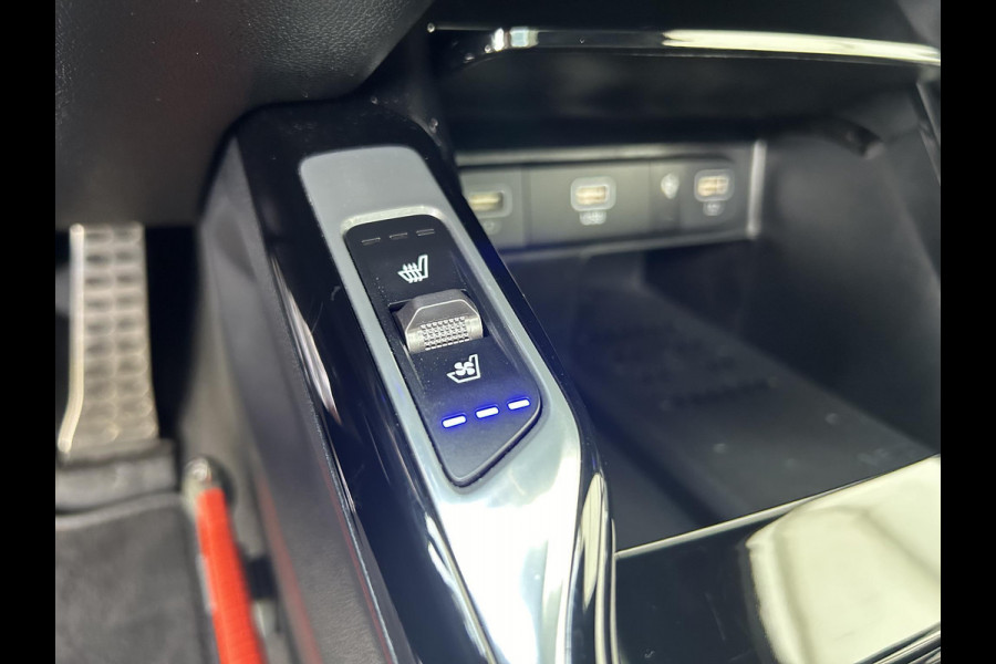 Kia Sorento 1.6 T-GDI Plug-in Hybrid 4WD ExecutiveLine Automaat | Elektrische Trekhaak | 7 Persoons | Panoramadak | BOSE | Leder | HUD | 360 Camera | Navi | 19” Velgen | Stoelkoeling | Key-Less | BSD | Clima | Stuur-/Stoelverwarming | PDC | Cruise | LED |