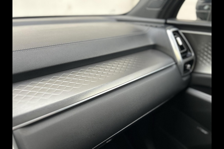 Kia Sorento 1.6 T-GDI Plug-in Hybrid 4WD ExecutiveLine Automaat | Elektrische Trekhaak | 7 Persoons | Panoramadak | BOSE | Leder | HUD | 360 Camera | Navi | 19” Velgen | Stoelkoeling | Key-Less | BSD | Clima | Stuur-/Stoelverwarming | PDC | Cruise | LED |