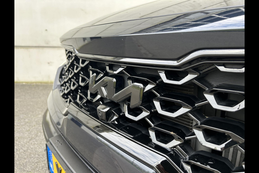 Kia Sorento 1.6 T-GDI Plug-in Hybrid 4WD ExecutiveLine Automaat | Elektrische Trekhaak | 7 Persoons | Panoramadak | BOSE | Leder | HUD | 360 Camera | Navi | 19” Velgen | Stoelkoeling | Key-Less | BSD | Clima | Stuur-/Stoelverwarming | PDC | Cruise | LED |