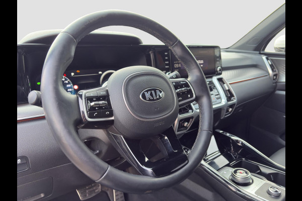 Kia Sorento 1.6 T-GDI Hybrid 2WD ExecutiveLine 7p. Automaat | 7 Persoons | BOSE | Leder | Navi | 19” Velgen | Stoelkoeling | Key-Less | BSD | Clima | Stuur-/Stoelverwarming | PDC | Cruise | LED |