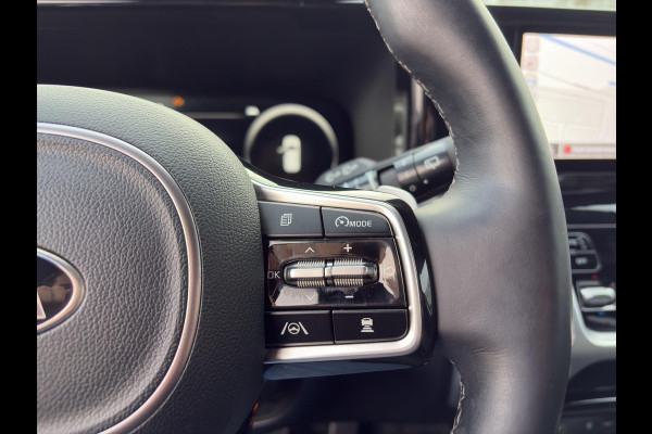 Kia Sorento 1.6 T-GDI Hybrid 2WD ExecutiveLine 7p. Automaat | 7 Persoons | BOSE | Leder | Navi | 19” Velgen | Stoelkoeling | Key-Less | BSD | Clima | Stuur-/Stoelverwarming | PDC | Cruise | LED |