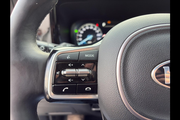 Kia Sorento 1.6 T-GDI Hybrid 2WD ExecutiveLine 7p. Automaat | 7 Persoons | BOSE | Leder | Navi | 19” Velgen | Stoelkoeling | Key-Less | BSD | Clima | Stuur-/Stoelverwarming | PDC | Cruise | LED |