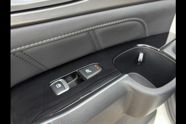 Kia Sorento 1.6 T-GDI Hybrid 2WD ExecutiveLine 7p. Automaat | 7 Persoons | BOSE | Leder | Navi | 19” Velgen | Stoelkoeling | Key-Less | BSD | Clima | Stuur-/Stoelverwarming | PDC | Cruise | LED |