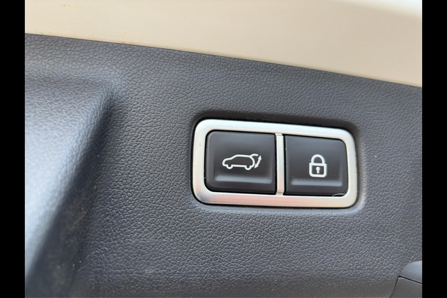 Kia Sorento 1.6 T-GDI Hybrid 2WD ExecutiveLine 7p. Automaat | 7 Persoons | BOSE | Leder | Navi | 19” Velgen | Stoelkoeling | Key-Less | BSD | Clima | Stuur-/Stoelverwarming | PDC | Cruise | LED |