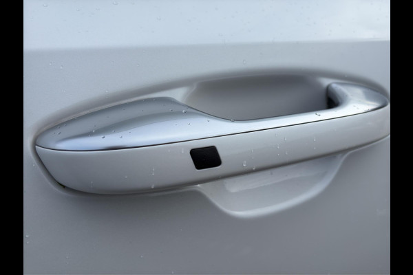 Kia Sorento 1.6 T-GDI Hybrid 2WD ExecutiveLine 7p. Automaat | 7 Persoons | BOSE | Leder | Navi | 19” Velgen | Stoelkoeling | Key-Less | BSD | Clima | Stuur-/Stoelverwarming | PDC | Cruise | LED |