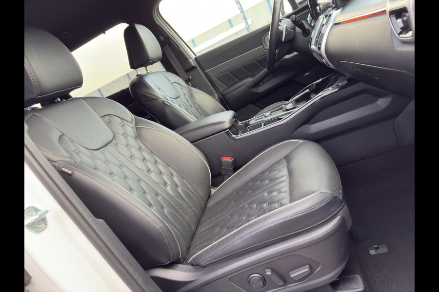 Kia Sorento 1.6 T-GDI Hybrid 2WD ExecutiveLine 7p. Automaat | 7 Persoons | BOSE | Leder | Navi | 19” Velgen | Stoelkoeling | Key-Less | BSD | Clima | Stuur-/Stoelverwarming | PDC | Cruise | LED |