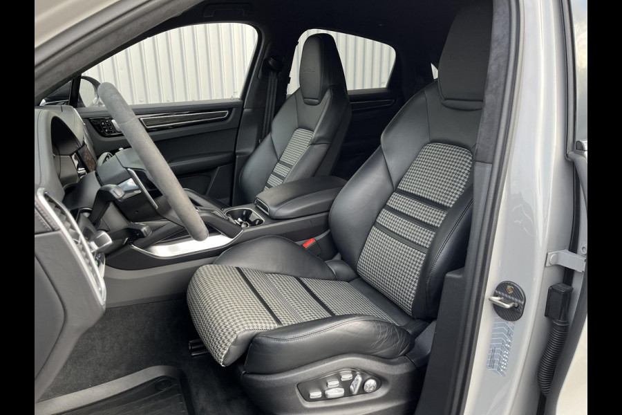 Porsche Cayenne Coupé *TURBO S-E*680PK*CARBON*NL AUTO*APPROVED*SP.UITLAA
