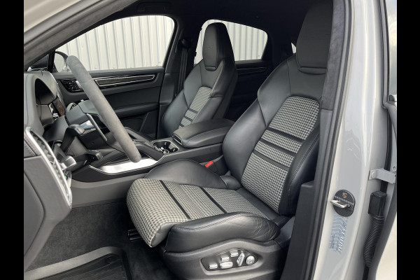 Porsche Cayenne Coupé *TURBO S-E*680PK*CARBON*NL AUTO*APPROVED*SP.UITLAA