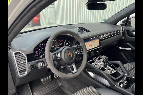 Porsche Cayenne Coupé *TURBO S-E*680PK*CARBON*NL AUTO*APPROVED*SP.UITLAA