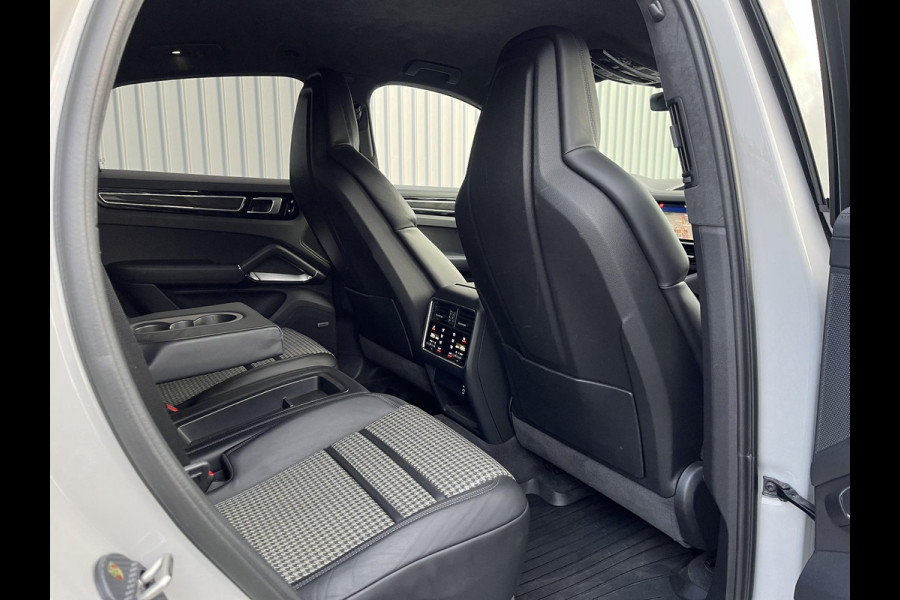 Porsche Cayenne Coupé *TURBO S-E*680PK*CARBON*NL AUTO*APPROVED*SP.UITLAA