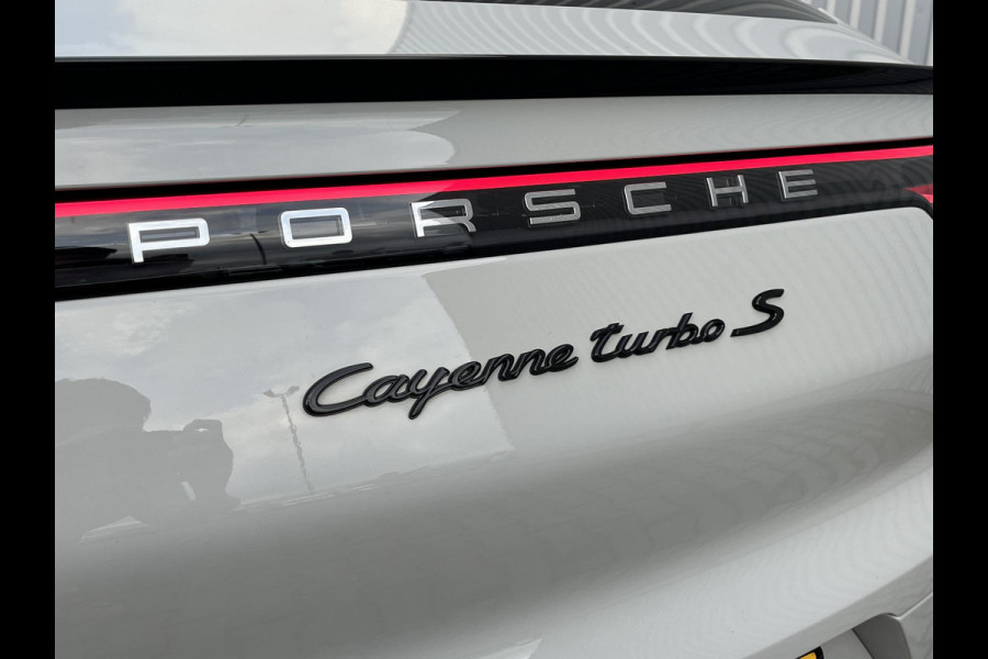 Porsche Cayenne Coupé *TURBO S-E*680PK*CARBON*NL AUTO*APPROVED*SP.UITLAA