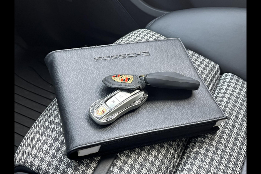 Porsche Cayenne Coupé *TURBO S-E*680PK*CARBON*NL AUTO*APPROVED*SP.UITLAA