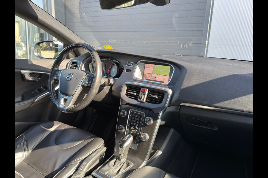 Volvo V40 2.0 T4 Business Sport R-Design / Leder / ACTIE !