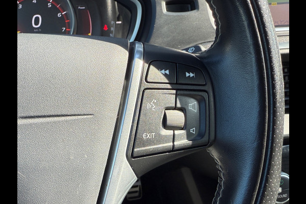 Volvo V40 2.0 T4 Business Sport R-Design / Leder / ACTIE !