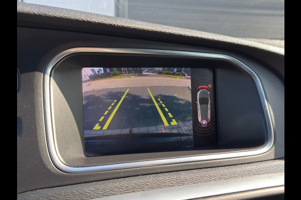 Volvo V40 2.0 T4 Business Sport R-Design / Leder / ACTIE !