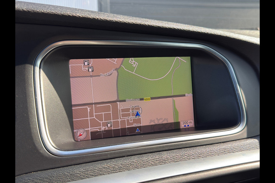 Volvo V40 2.0 T4 Business Sport R-Design / Leder / ACTIE !