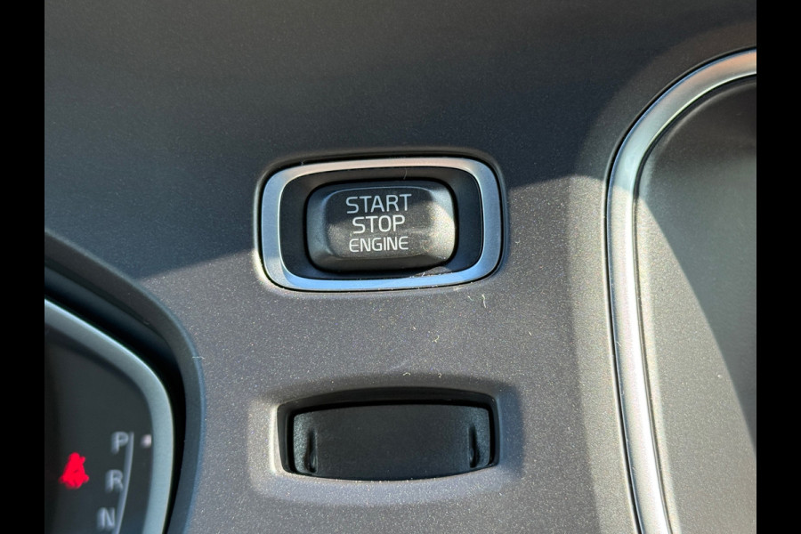 Volvo V40 2.0 T4 Business Sport R-Design / Leder / ACTIE !