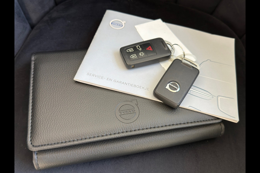 Volvo V40 2.0 T4 Business Sport R-Design / Leder / ACTIE !