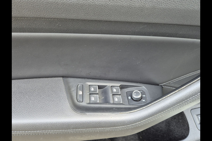 Volkswagen Passat 1.4 TSI Highline Business R / AUT / ACTIE / Carplay