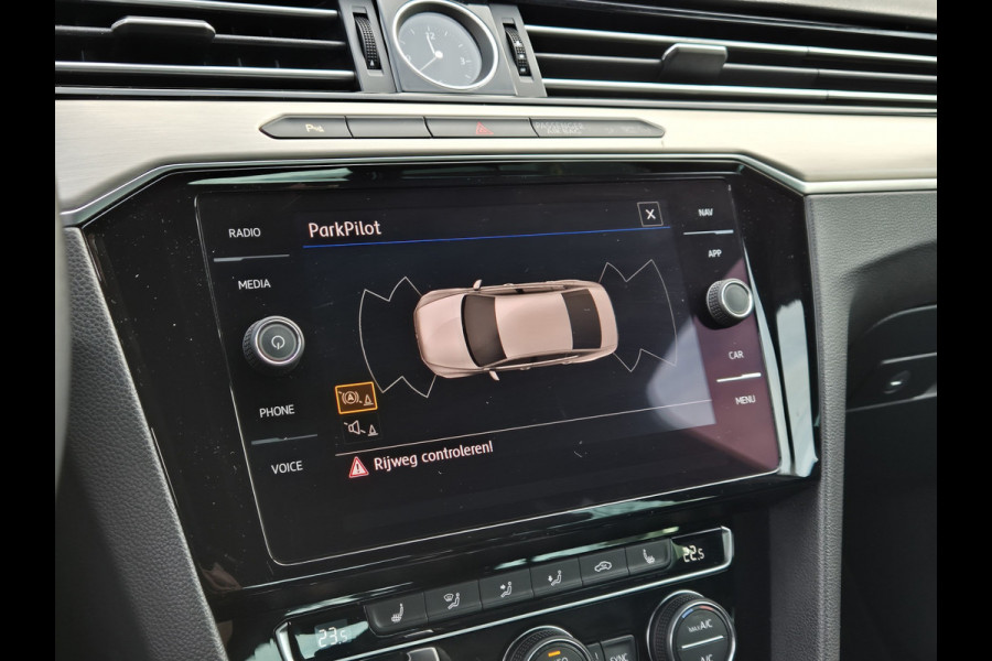 Volkswagen Passat 1.4 TSI Highline Business R / AUT / ACTIE / Carplay