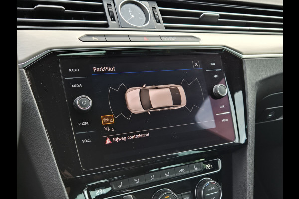 Volkswagen Passat 1.4 TSI Highline Business R / AUT / ACTIE / Carplay