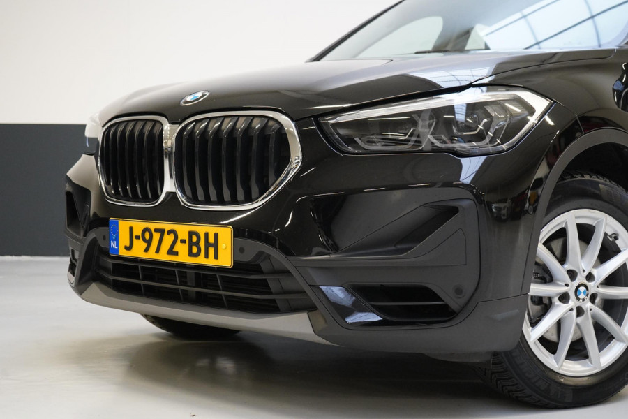 BMW X1 sDrive18i Executive Edition | Head-Up | Navigatie | Climate control | Cruise control