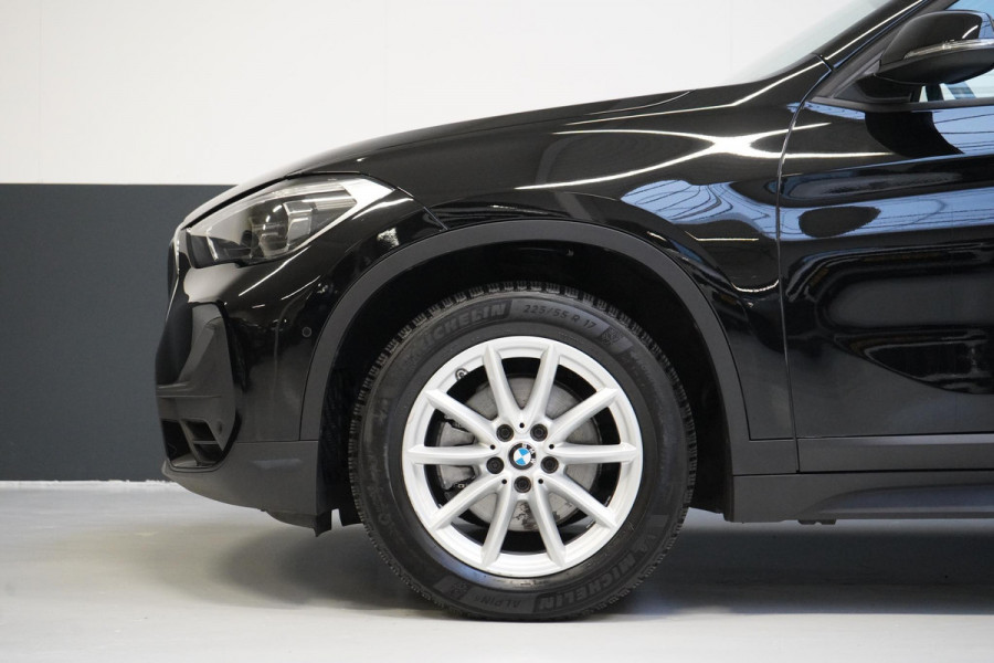 BMW X1 sDrive18i Executive Edition | Head-Up | Navigatie | Climate control | Cruise control