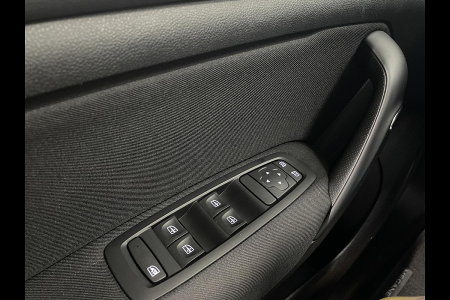 Renault MEGANE Estate 1.3 TCe 140 PK Equilibre | Navigatie | Apple Carplay/Android Auto | Parkeersensoren | Cruise Control | Ledverlichting | Climate Control