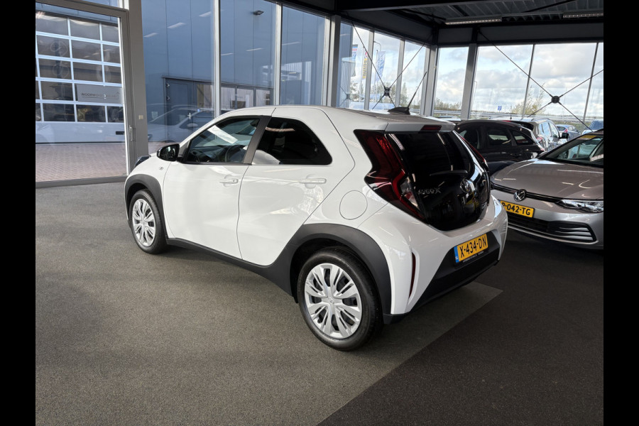 Toyota Aygo X 1.0 VVT-i 73pk Play 5-drs. CAMERA/CARPLAY/ADAPT.CRUISE/PRIVACYGLASS