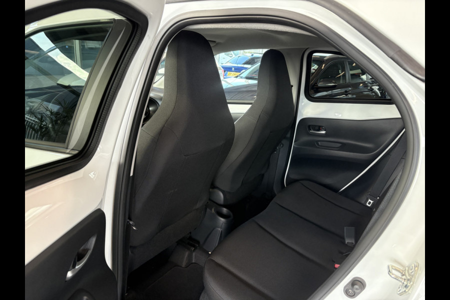 Toyota Aygo X 1.0 VVT-i 73pk Play 5-drs. CAMERA/CARPLAY/ADAPT.CRUISE/PRIVACYGLASS