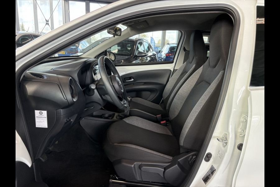 Toyota Aygo X 1.0 VVT-i 73pk Play 5-drs. CAMERA/CARPLAY/ADAPT.CRUISE/PRIVACYGLASS