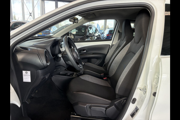 Toyota Aygo X 1.0 VVT-i 73pk Play 5-drs. CAMERA/CARPLAY/ADAPT.CRUISE/PRIVACYGLASS