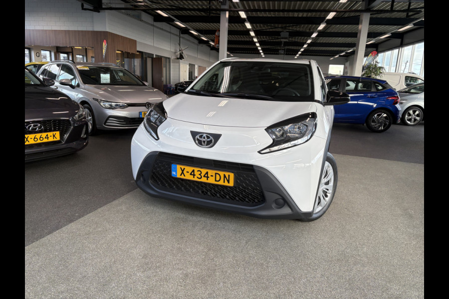 Toyota Aygo X 1.0 VVT-i 73pk Play 5-drs. CAMERA/CARPLAY/ADAPT.CRUISE/PRIVACYGLASS
