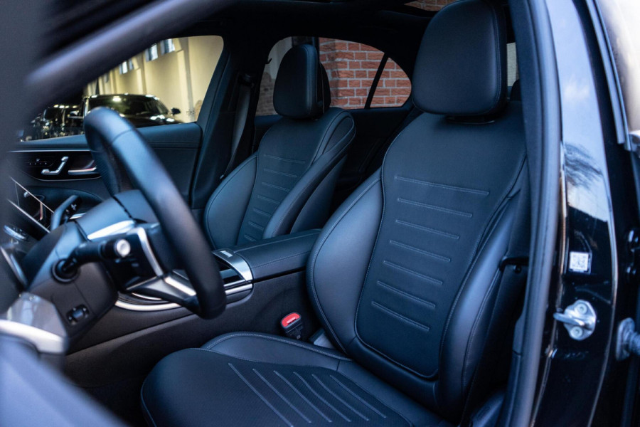 Mercedes-Benz C-Klasse 300 AMG Line Pano / 360 / Memory