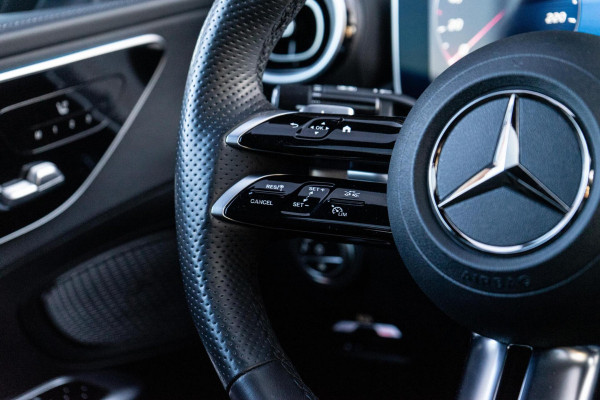 Mercedes-Benz C-Klasse 300 AMG Line Pano / 360 / Memory