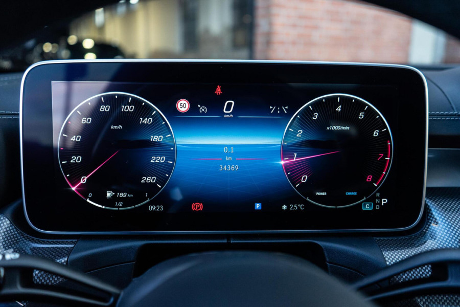 Mercedes-Benz C-Klasse 300 AMG Line Pano / 360 / Memory