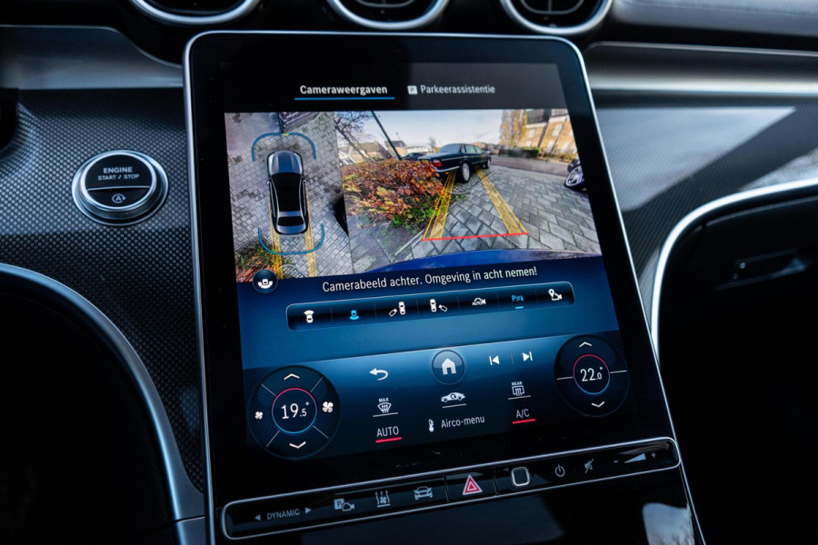 Mercedes-Benz C-Klasse 300 AMG Line Pano / 360 / Memory